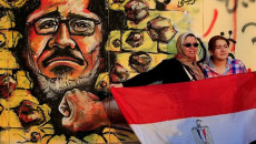 Egitto le purghe staliniane: un murale anti-Morsi nelle strade del Cairo.
